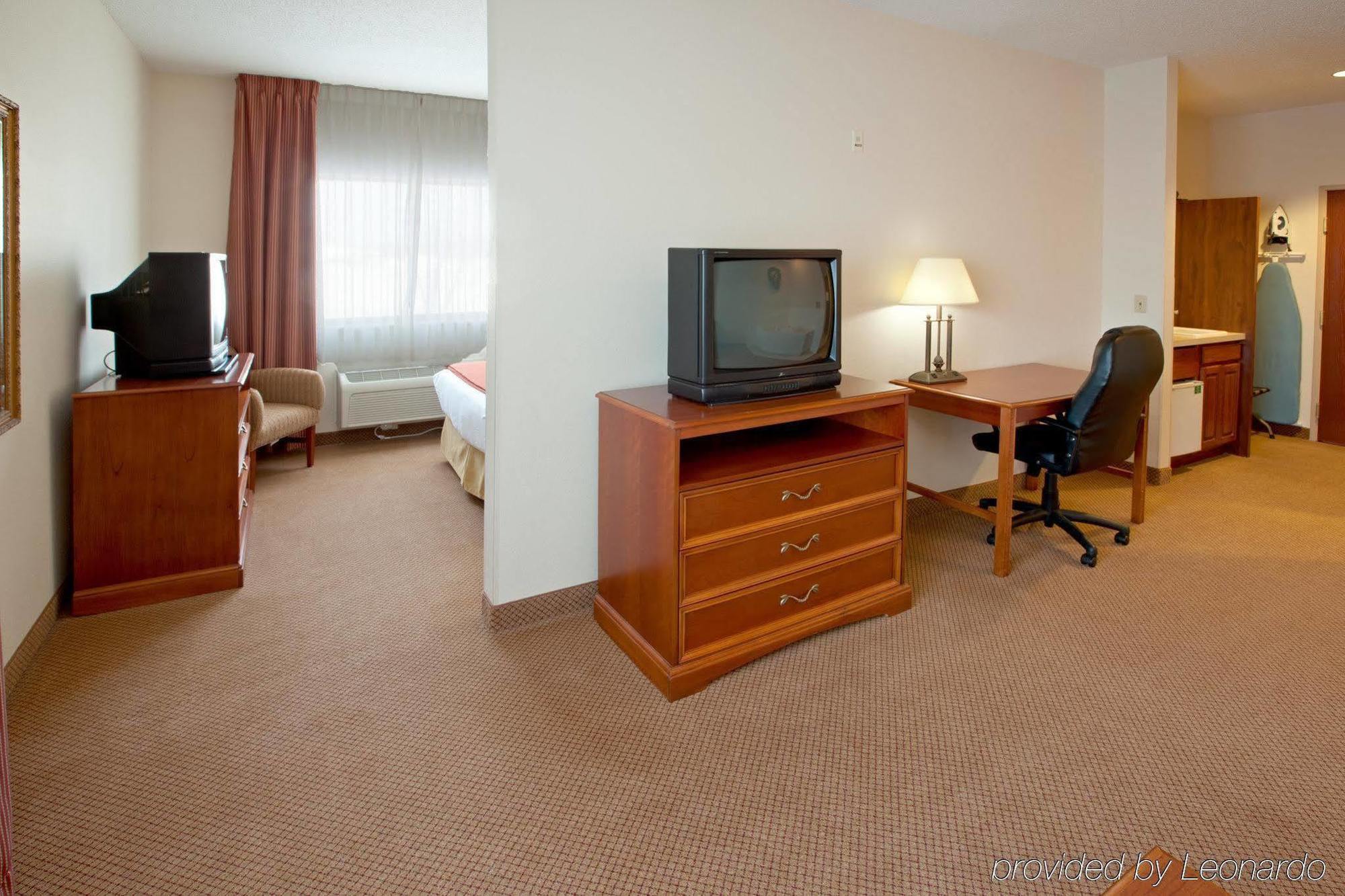 Baymont By Wyndham Chelsea Hotel Room photo